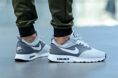 Nike Men's Air Max Tavas Non